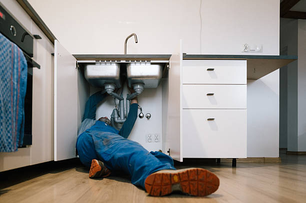 Professional Leak Detection technician working in Kurten, TX